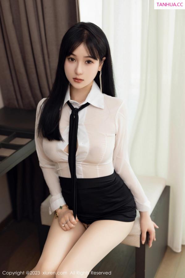 罗熙桐  [XiuRen]高清写真图 2023.05.10 No.6711 桐桐 长靴美腿第14张图片